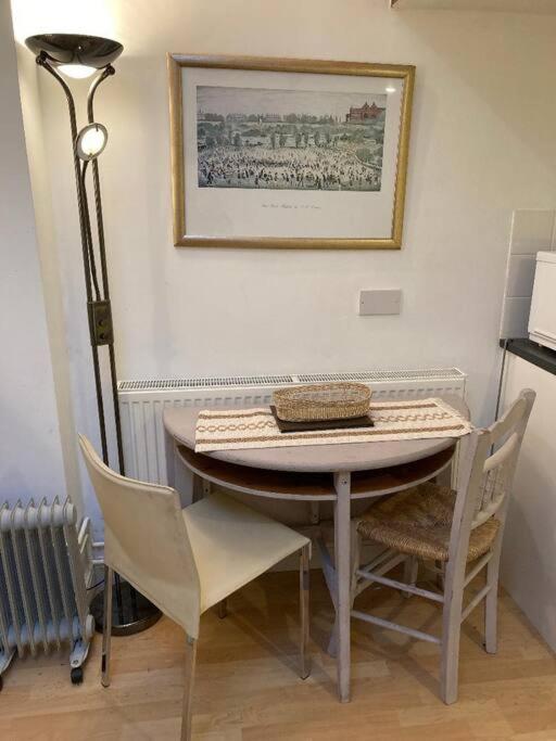 Studio Annexe With Separate Shower Room Broadhempston Bagian luar foto